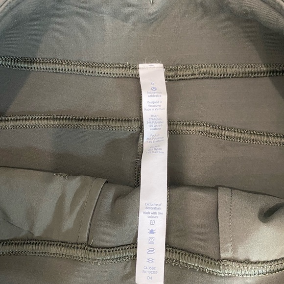 Lululemon shorts - Picture 5 of 8